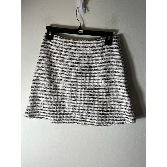 BCBGeneration Black and White Stripe Mini Skirt Sz 4 - Picture 1 of 3